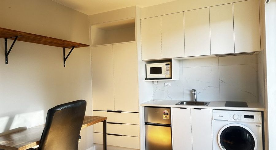  at 625 Glenfield Rd, Glenfield, North Shore City, Auckland
