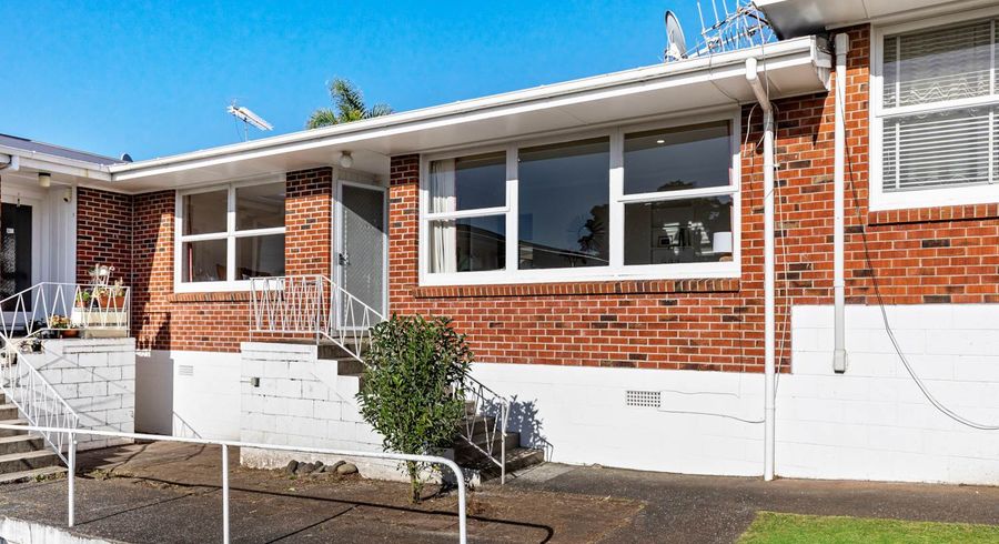  at 4/238 Onewa Road, Birkenhead, Auckland
