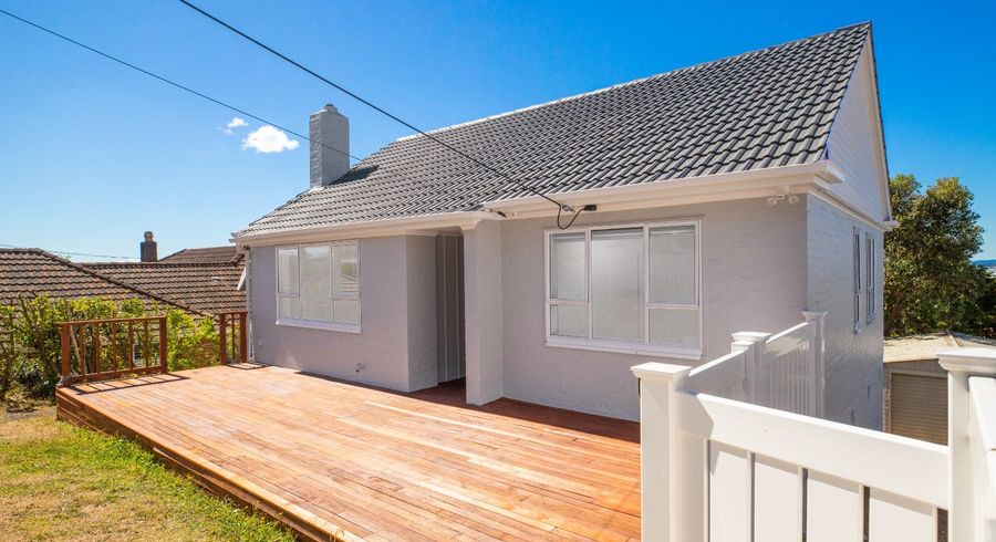  at 32 Waiohua Road, Greenlane, Auckland