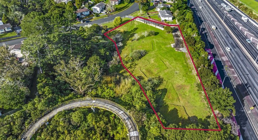  at 5, 7, 9, 11 and 13 Holmes Drive, West Harbour, Waitakere City, Auckland