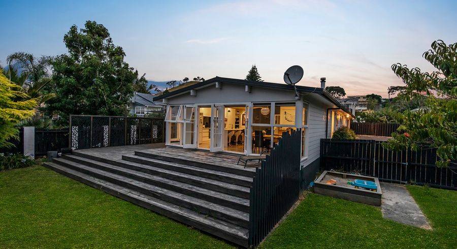  at 3 Maynard Place, Mangere Bridge, Auckland