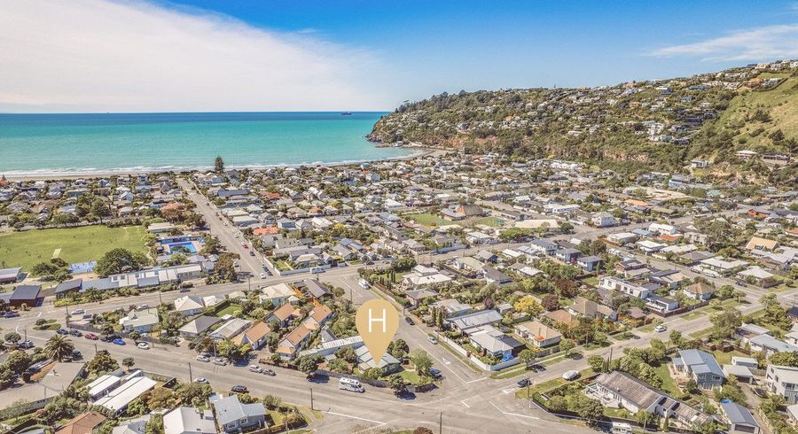  at 6 Thorpe Street, Sumner, Christchurch City, Canterbury