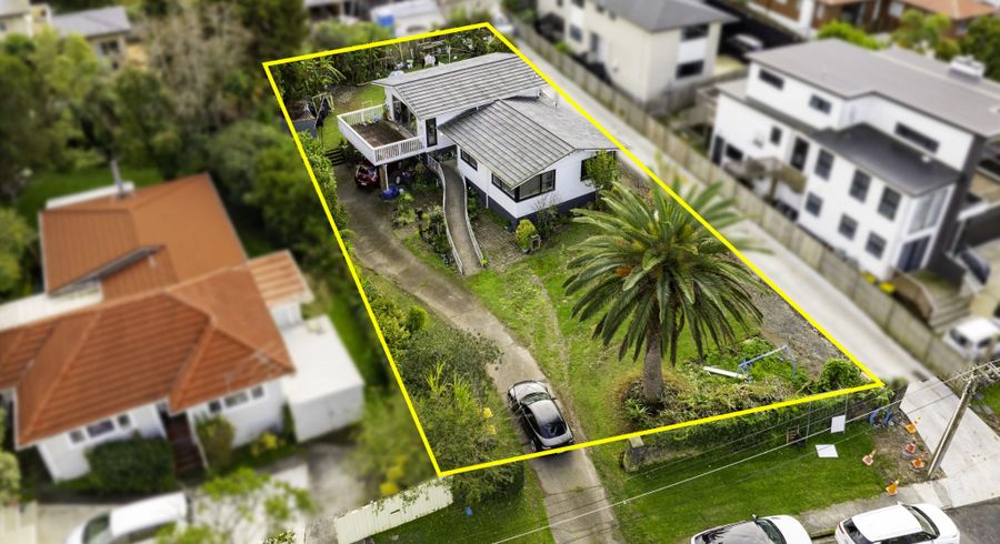  at 4 Palmer Avenue, Glen Eden, Waitakere City, Auckland