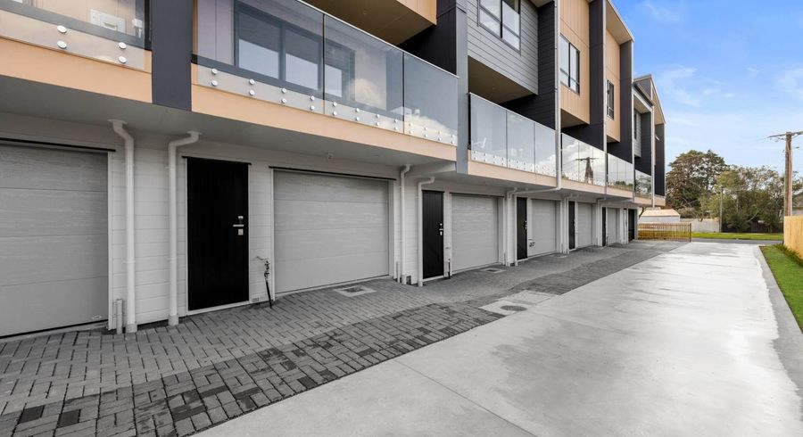  at 6 Robertson Road, Ranui, Waitakere City, Auckland