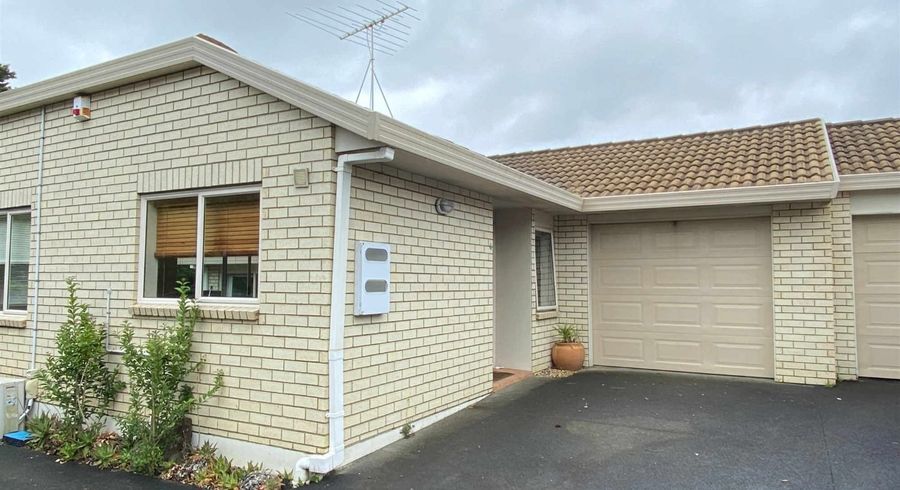  at 4/10 Ridge Road, Howick, Auckland