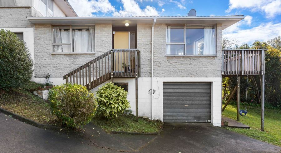  at 2/74 Chivalry Road, Glenfield, North Shore City, Auckland