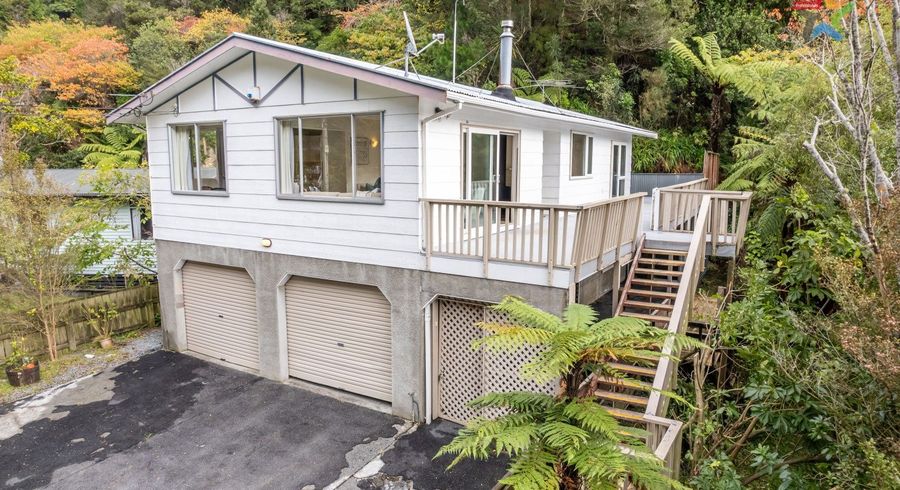  at 102 Pinehaven Road, Pinehaven, Upper Hutt, Wellington