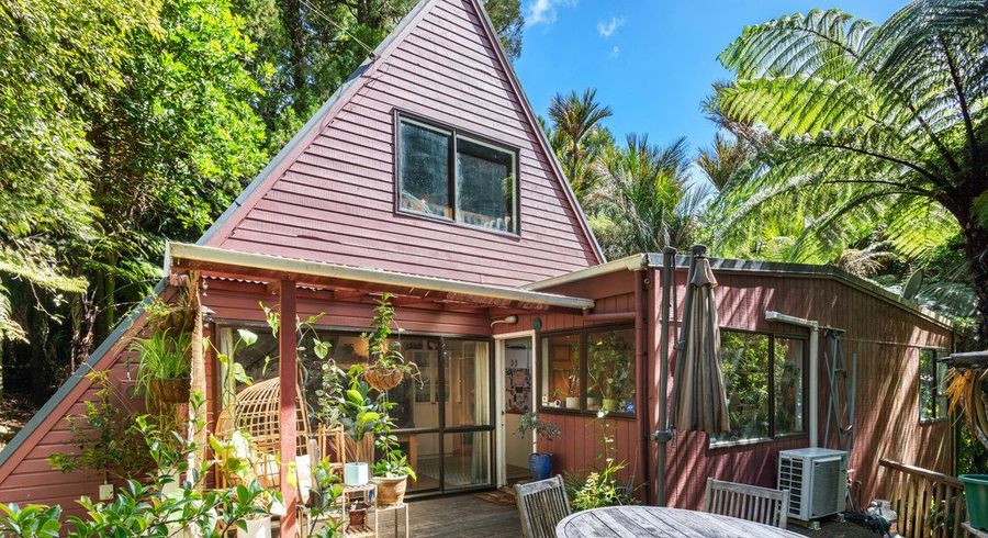  at 828 West Coast Road, Oratia, Waitakere City, Auckland