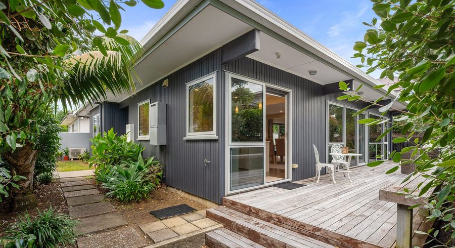  at 25E Saltburn Road, Milford, Auckland