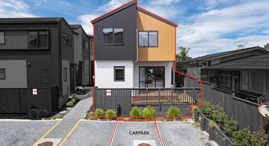  at 7/10 Newington Road, Henderson, Waitakere City, Auckland