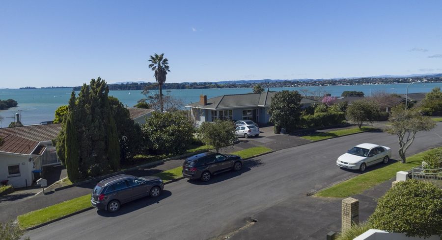  at 5 Vanessa Crescent, Glendowie, Auckland