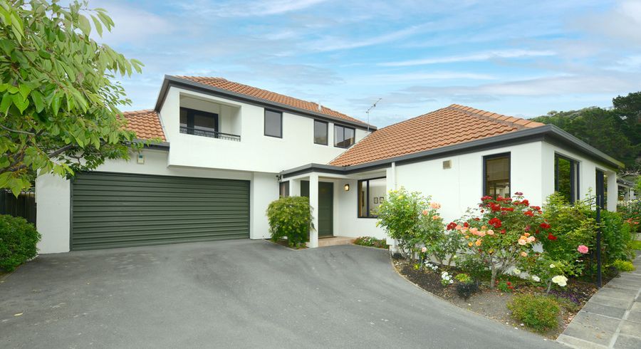  at 2/11 Basil Place, Mount Pleasant, Christchurch