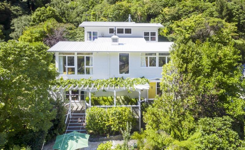  at 135 Pinehaven Road, Pinehaven, Upper Hutt