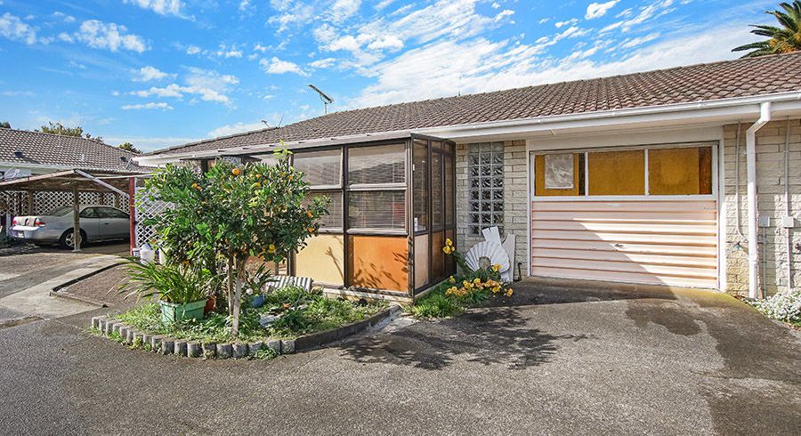  at 4/98 Carruth Road, Papatoetoe, Auckland
