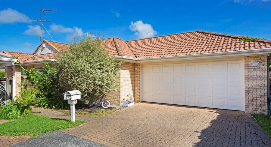  at 182A Botany Road, Botany Downs, Auckland