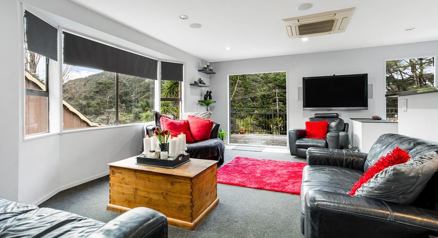  at 219 Laingholm Drive, Laingholm, Auckland
