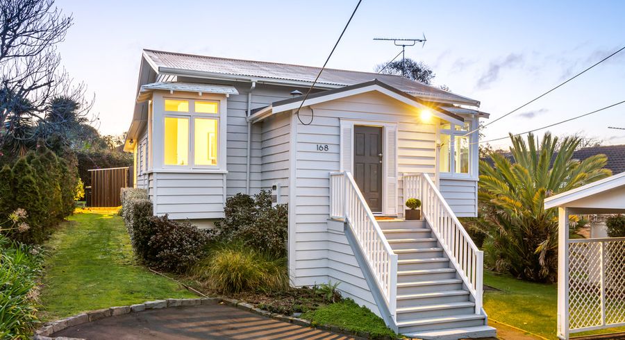  at 168 Queen Street, Northcote Point, Auckland