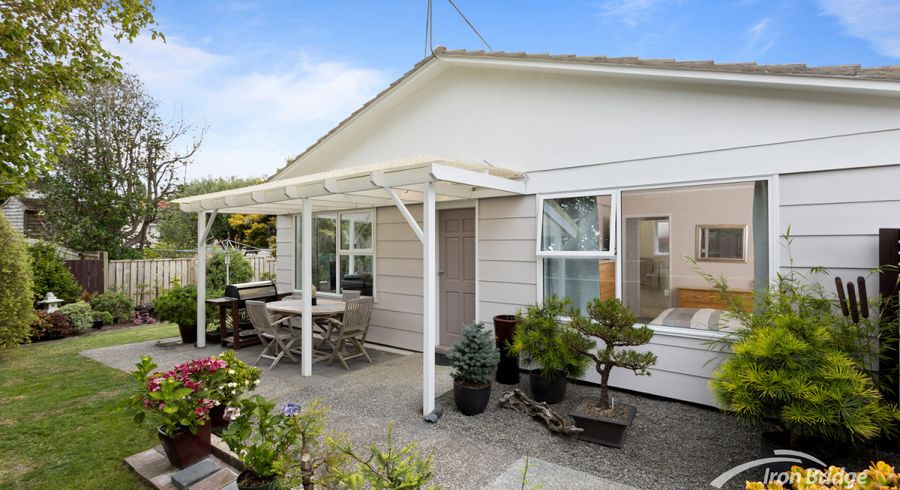  at 2/2 Keldale Place, Forrest Hill, Auckland