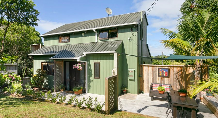  at 33 Tinopai Road, Titirangi, Auckland