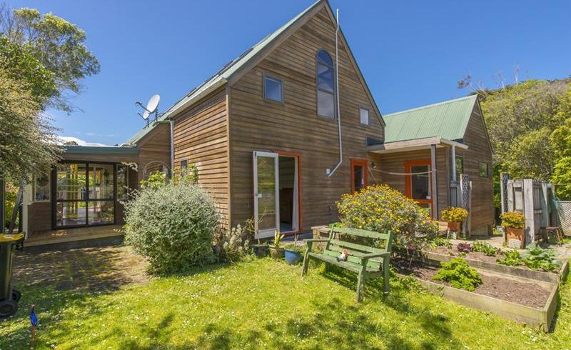  at 15 Kingsbridge Place, Newlands, Wellington