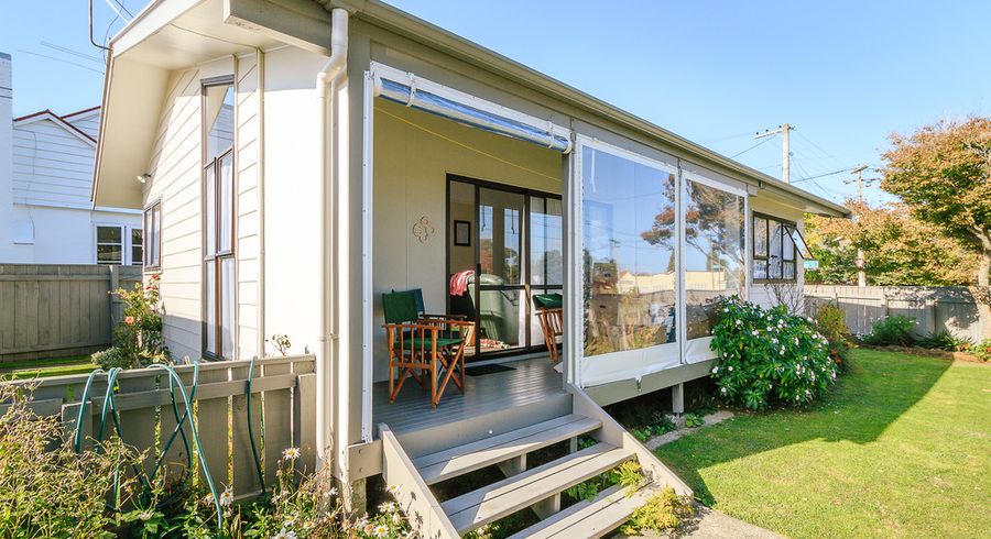  at 2/13 Vincent Street, Waterloo, Lower Hutt