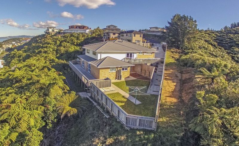  at 42 Arahiwi Grove, Tirohanga, Lower Hutt
