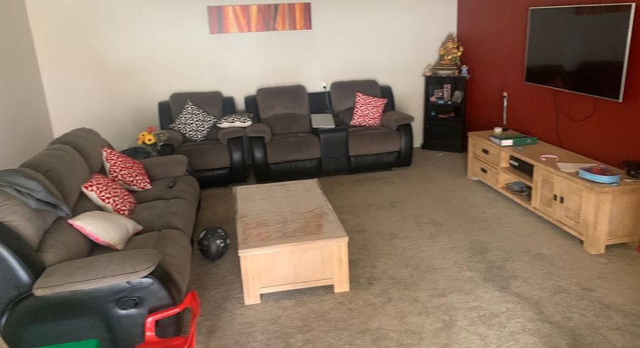  at 2/4 Carlie Street, Papatoetoe, Auckland