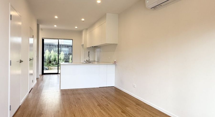  at 12D Woodhouse Place, West Harbour, Waitakere City, Auckland