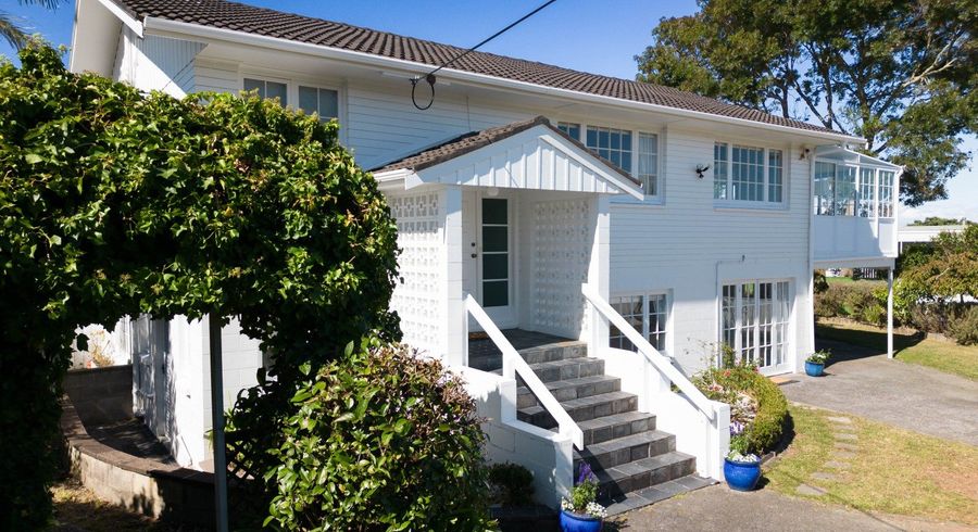  at 24 Salem Place, Torbay, Auckland