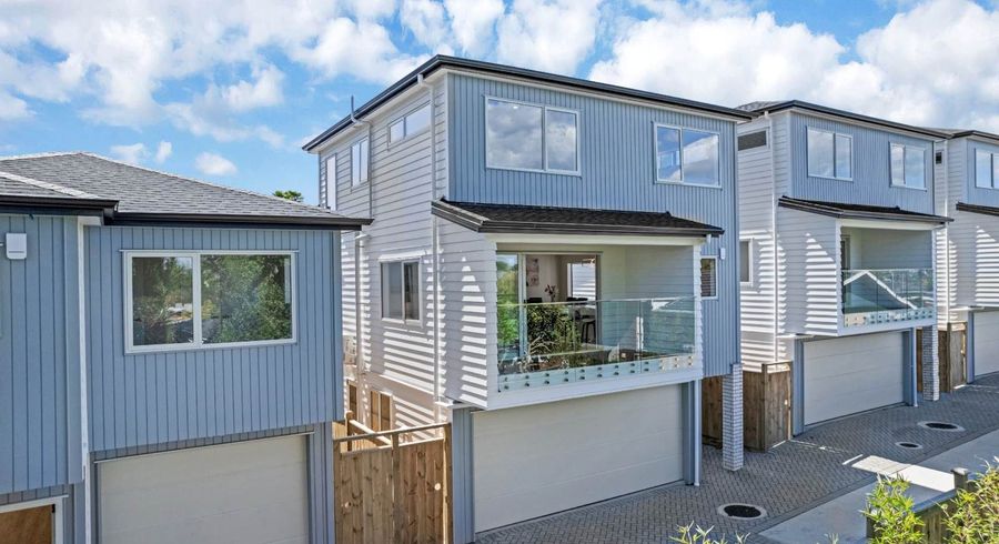  at 27D Greenhill Crescent, Pakuranga, Manukau City, Auckland