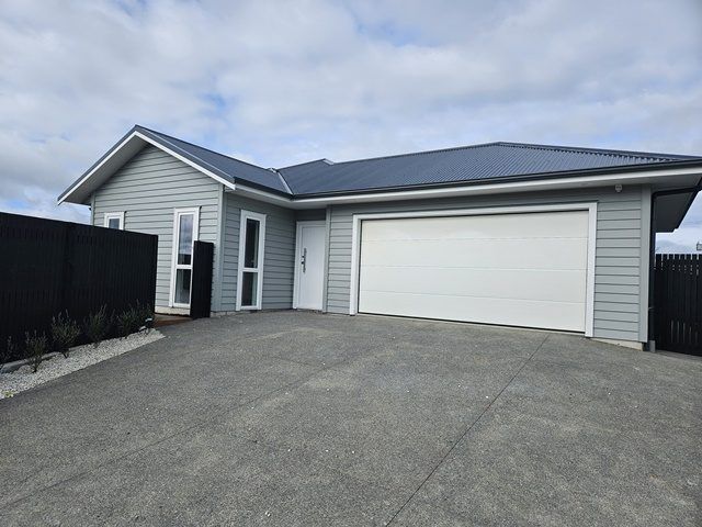  at 94 Freedom Drive, Kelvin Grove, Palmerston North, Manawatu / Whanganui