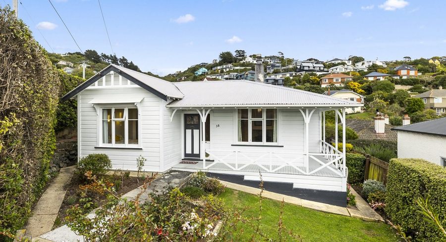  at 38 Cliffs Road, Saint Clair, Dunedin