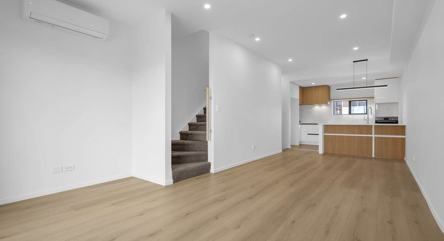  at 15 Papatahi Lane, Flat Bush, Manukau City, Auckland
