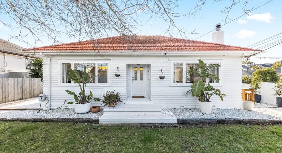  at 1/150 East Coast Road, Forrest Hill, North Shore City, Auckland