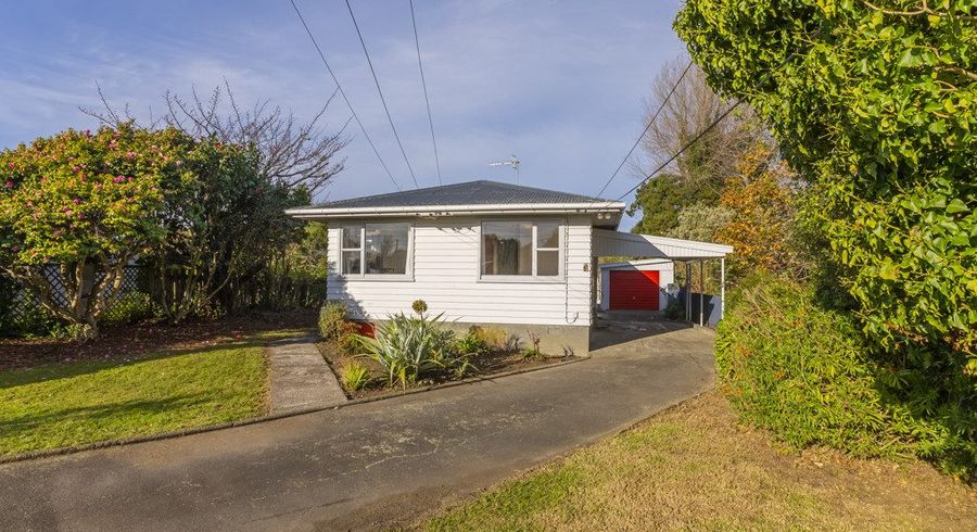  at 42 Kiwi Road, Raumati Beach, Kapiti Coast, Wellington