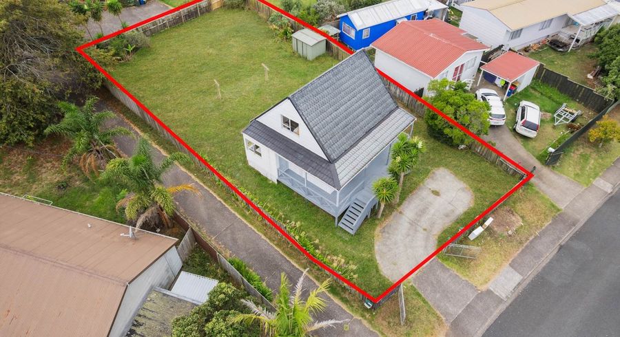  at 3 Imperial Place, Henderson, Waitakere City, Auckland