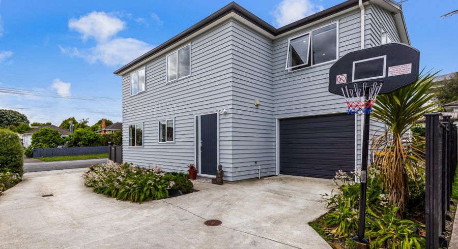  at 16 Gloria Avenue, Te Atatu Peninsula, Auckland