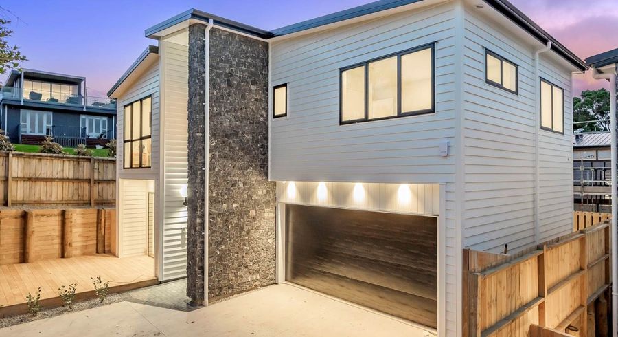  at 30 Beulah Avenue, Rothesay Bay, North Shore City, Auckland