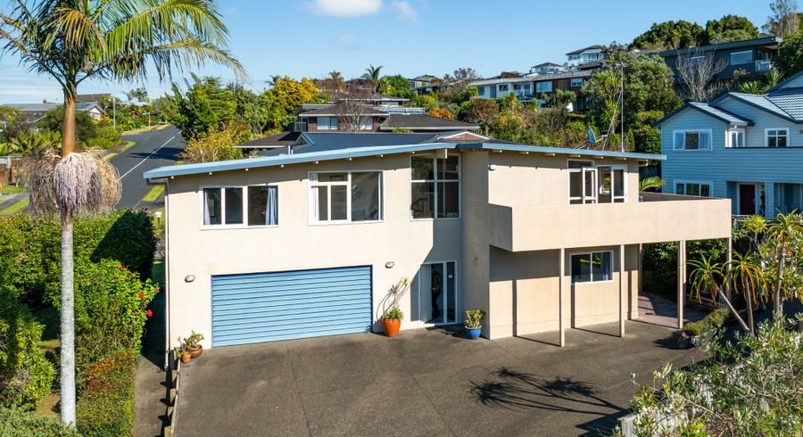  at 1/1 Jeanette Place, Mairangi Bay, North Shore City, Auckland