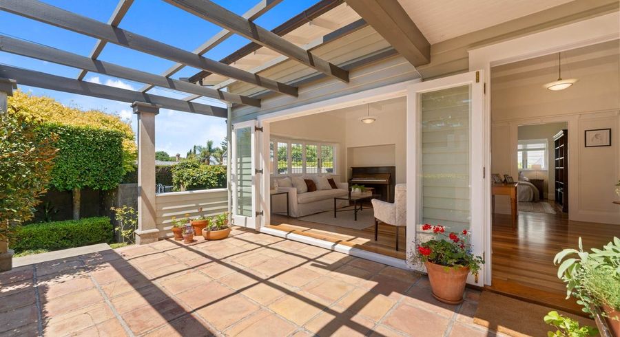  at 52 Princes Street, Northcote Point, North Shore City, Auckland