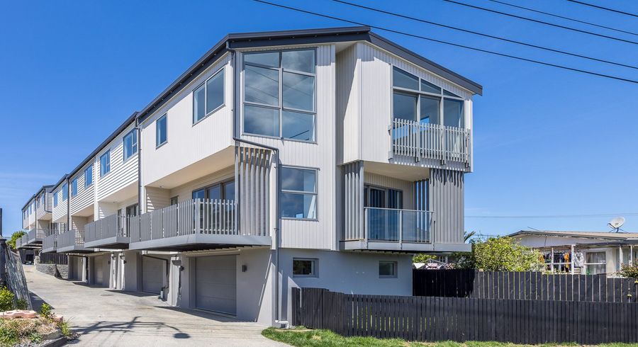  at 1/94 Target Road, Totara Vale, Auckland