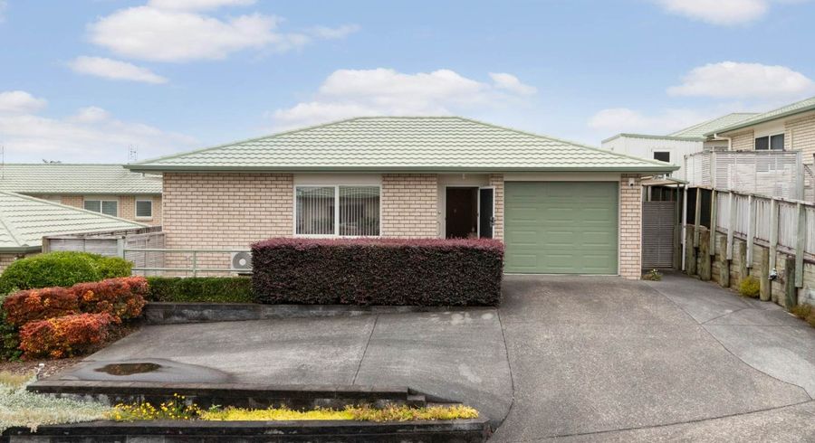  at 25/8 Village Place, Tuakau, Franklin, Auckland