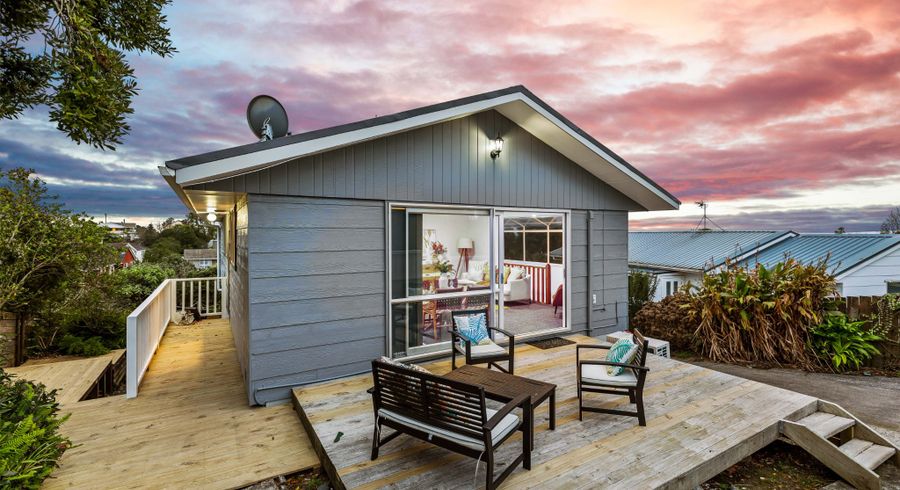  at 10 Beauchamp Drive, Massey, Waitakere City, Auckland