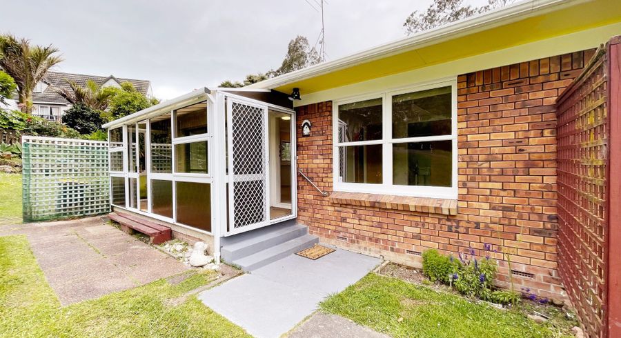  at 2/53 Ayton Drive, Totara Vale, North Shore City, Auckland