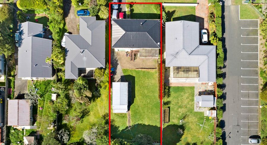  at 14 Woodford Avenue, Henderson, Auckland