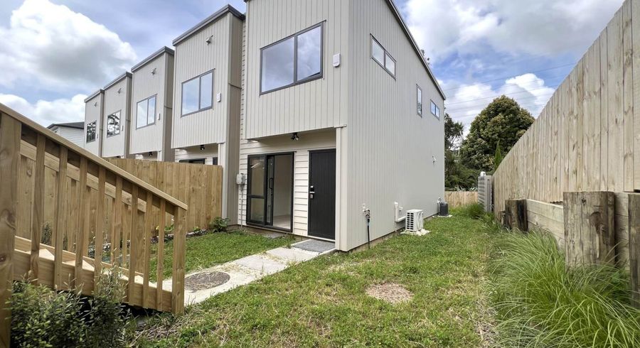  at 5/16 Reynella Drive, Massey, Waitakere City, Auckland