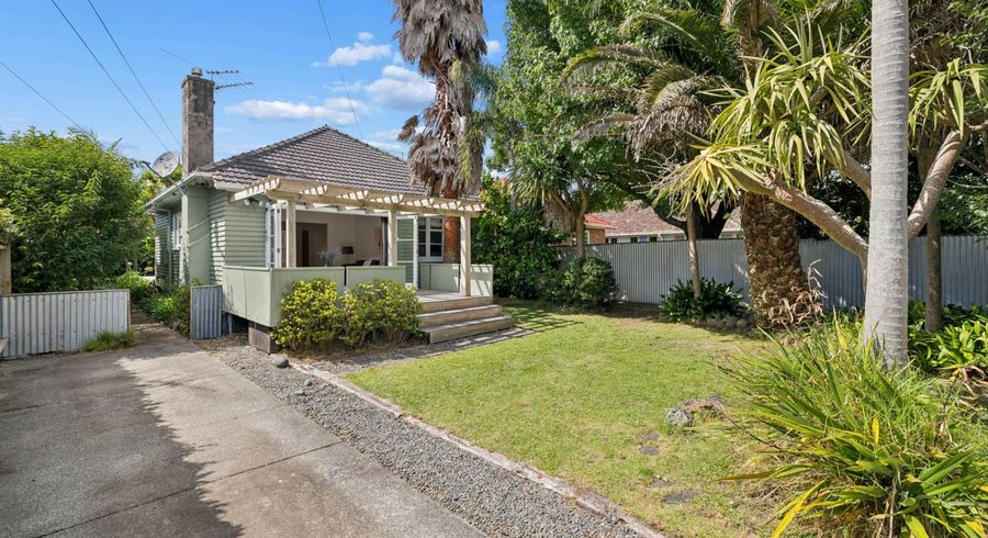  at 33 Eldon Road, Mount Eden, Auckland City, Auckland