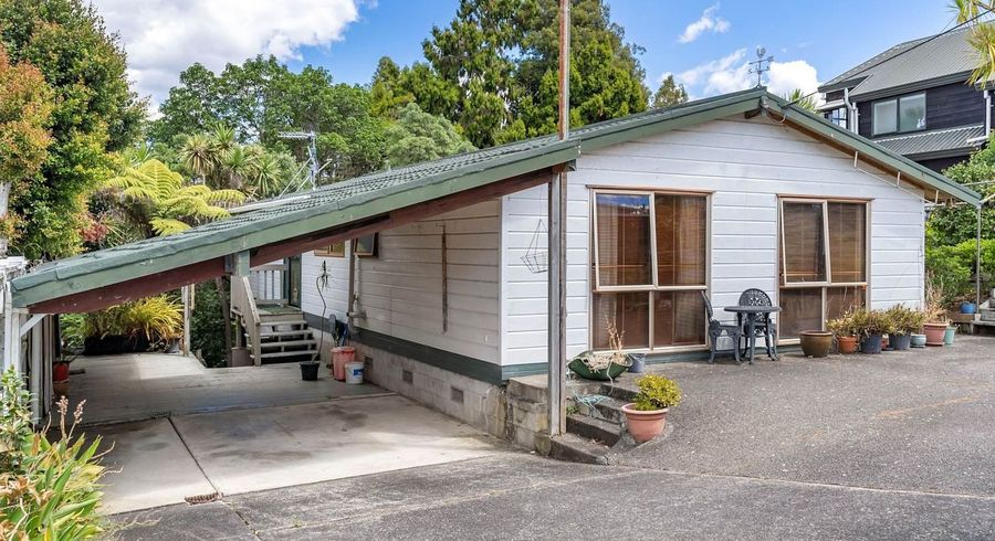  at 284 Beach Road, Campbells Bay, North Shore City, Auckland