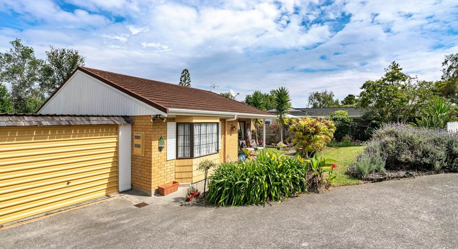  at 1/15 Micawber Place, Mellons Bay, Auckland