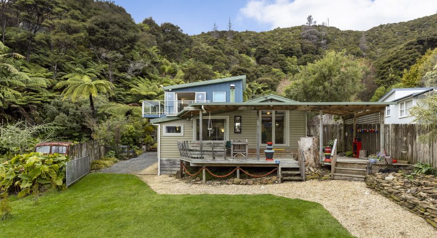  at 19 Sandy Bay Road, Black Rock